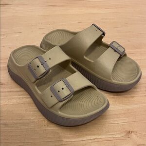 KuaiLu Sandals with Buckle Straps